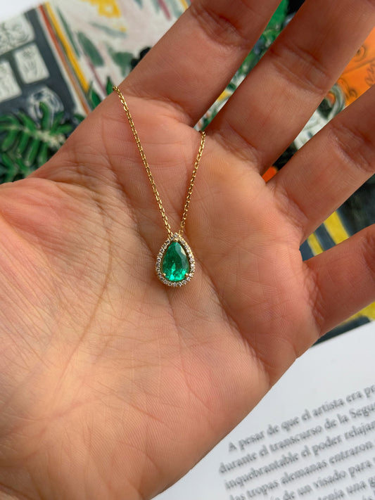 Emerald drop necklace surrounded by diamonds 18k - 1,38ct